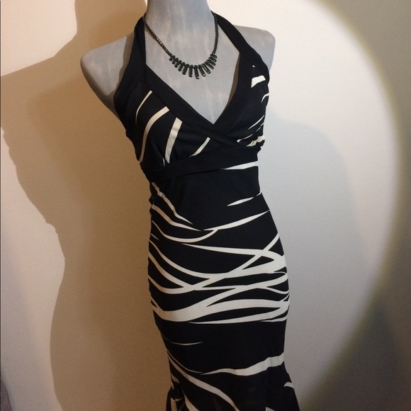 Charlotte Russe Dresses & Skirts - Gorgeous Charlotte Russe dress. Size small runs XS